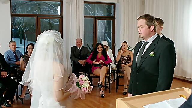 Wedding Sposa, Scopate In Famiglia