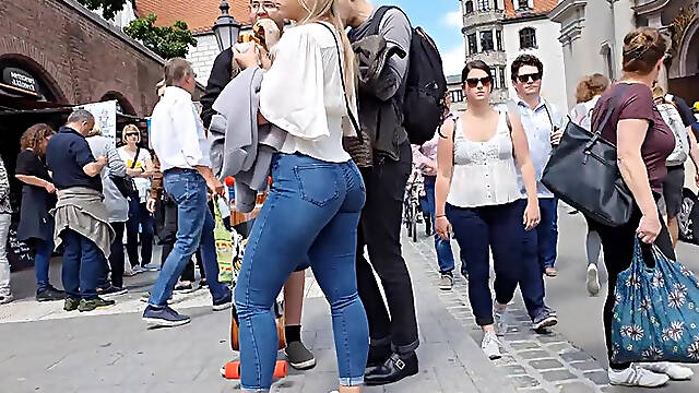 Candid blonde perfect round butt in tight jeans