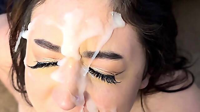 Amateur hands free close up blowjob