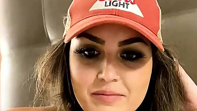 Amateur Big Boobs jerks Big Dick