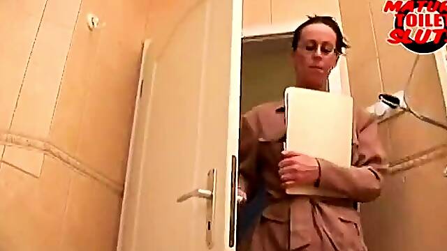 Follando En El Wc, Madura Amateur Interracial, Gordas Inodoro