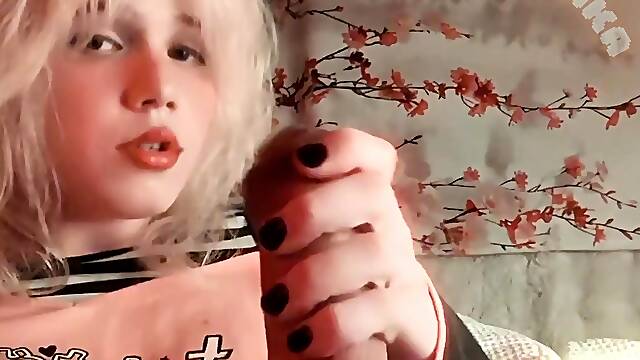 Post by Onyushka from Fansly Coomer