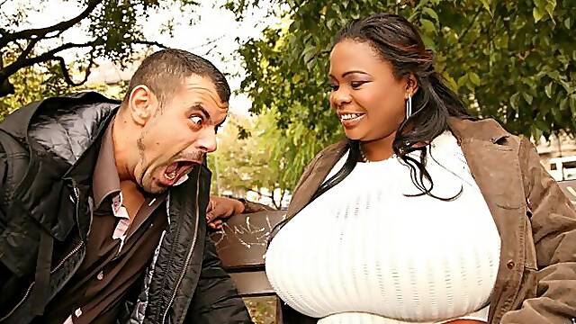 Miosotiss ebony trailer