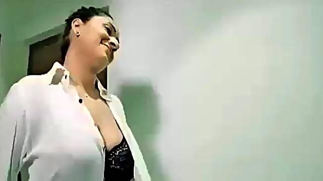Indian beautifull big boobs doctor seduce patient for sex
