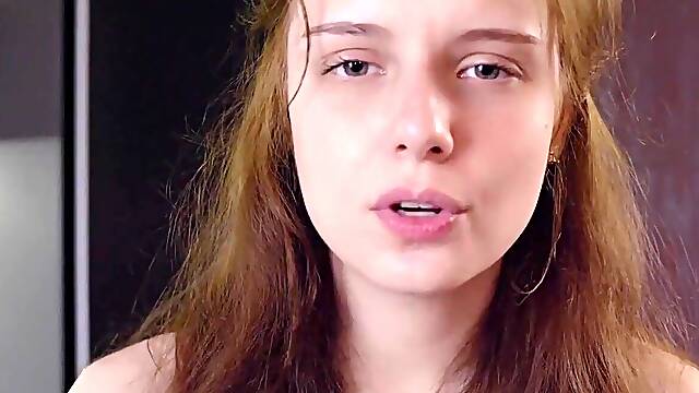 Small-tit Innocent Chick Sienna Kim Is Soloing In The Kitchen