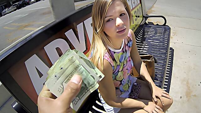 Tetas Grandes Bus, Gordas Dinero
