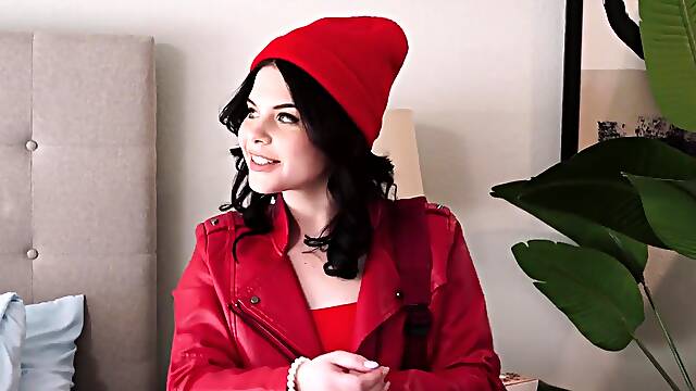 My First: Monster Bbc Barely Fits In Lolas Tight Hole - Lola Valentine