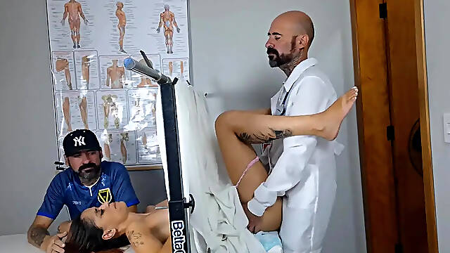Hot Brazilian brunette wife cheats on hubby with her gynecologist