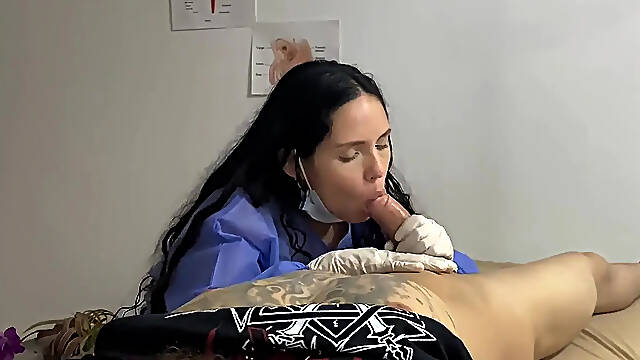 Hot nurse gets her big assed doctor's cock in her mouth