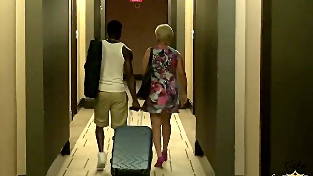 Maduras Medias Negras, Madura Creampie Con Joven