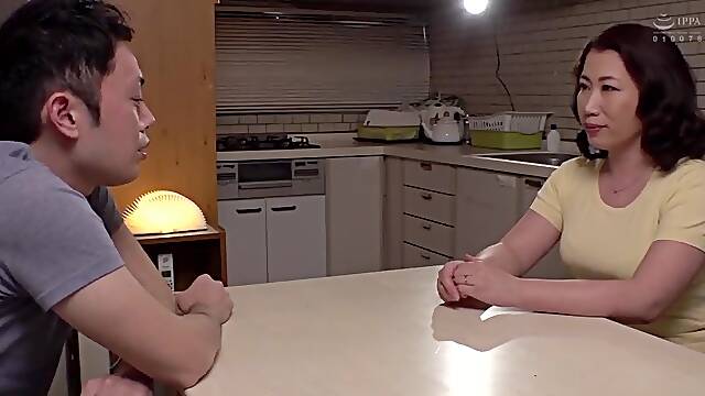 A Affair With My Mother`s Friend Who Came To The Tutor
