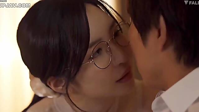 လူပျိုသိုးတပည့်လေးကို ထမနဲထိုးနည်း သိုင်းပေါင်းစုံသင်ပေးလိုက်တဲ့ အိုနို