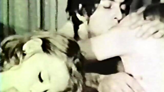 Sensual blondes enjoy passionate vintage threesome fun