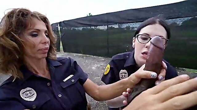 Naked Police Women Planted Weed To Punish Blowjobs - Cock Sucking