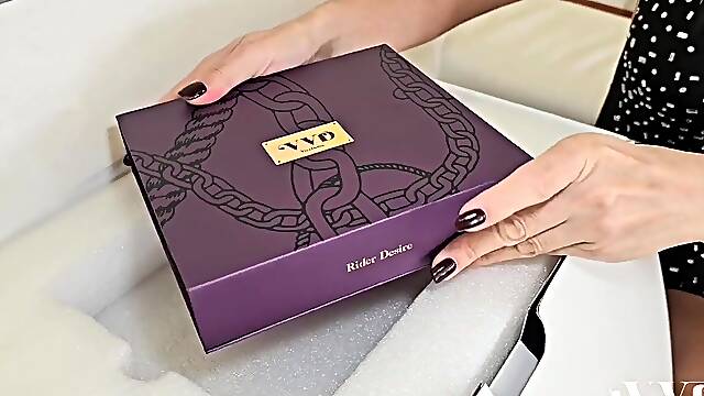 Fresh Christmas present for my GF from VVDOFFICIAL (Viva Wish). Use the code MayaandLuca to get discount