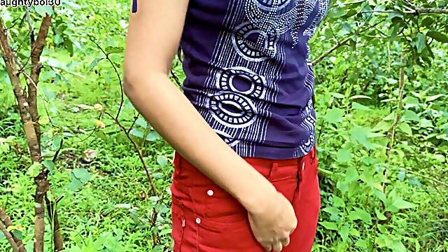 Desi Indian virgin bhabhi enjoying outdoor Chut chudai by her boyfriend