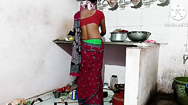 Kichen room me bhabhi ko bhiya pichhese pela