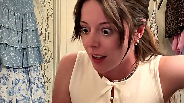 Cumming Hard in the Change Room!!