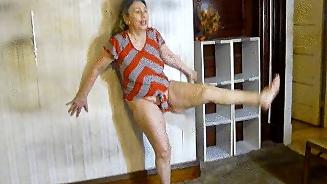 Erotic dance on Sh Boom song