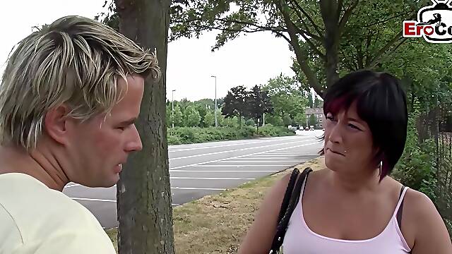 German housewife is invited to sex on the street