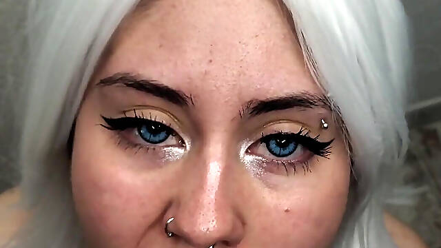 18yo Slut Loves to Plug on a Fat Cock